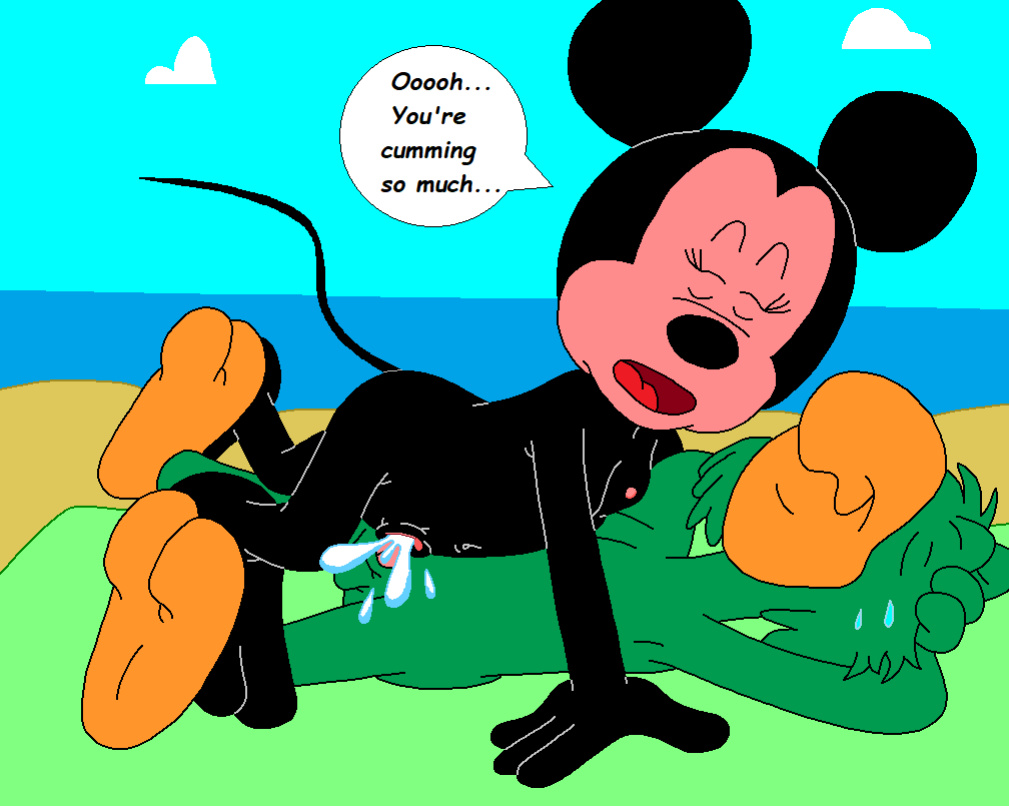 Minnie's Beach Encounter. Part One [completed]